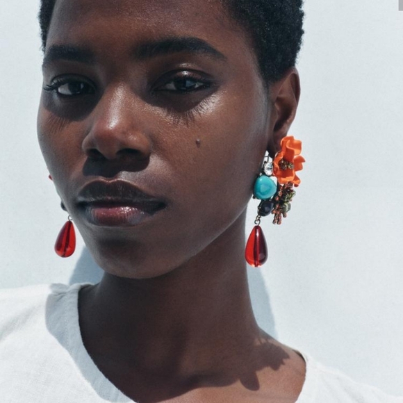 ZARA Jewel Beads Flower Earrings - Picture 5 of 13